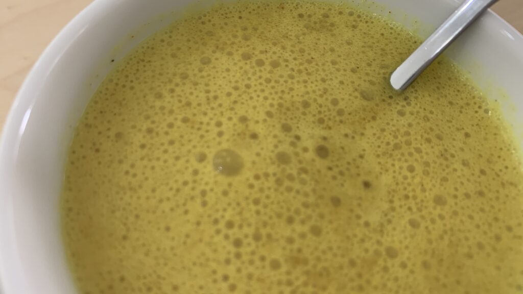 Goldene Milch