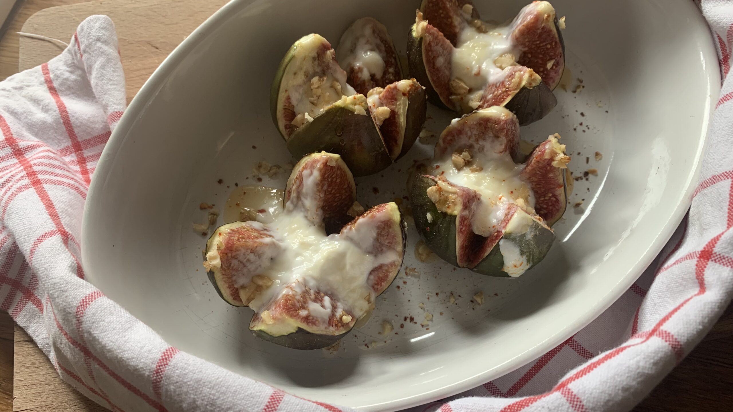 Gebackene Feigen mit Ziegenkäse und Walnüssen – ein Genuss für Feinschmecker